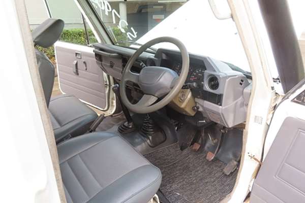 2000 Toyota Landcruiser HZJ79R 4X4