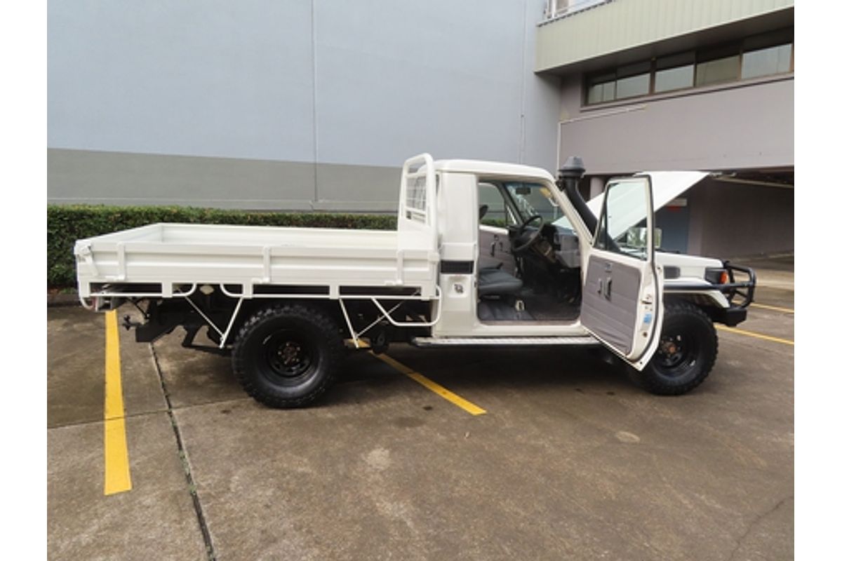 2000 Toyota Landcruiser HZJ79R 4X4