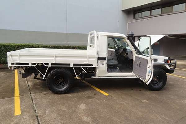 2000 Toyota Landcruiser HZJ79R 4X4