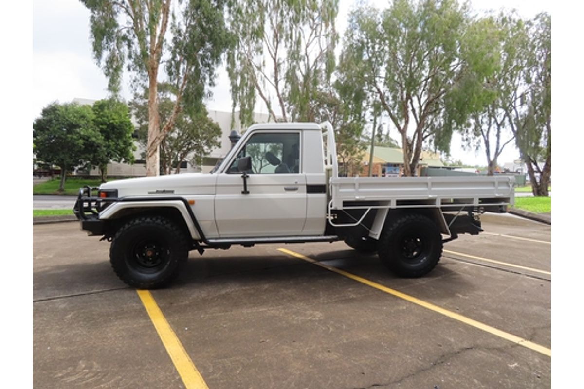 2000 Toyota Landcruiser HZJ79R 4X4