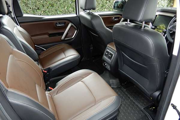 2023 Mahindra Scorpio Z8