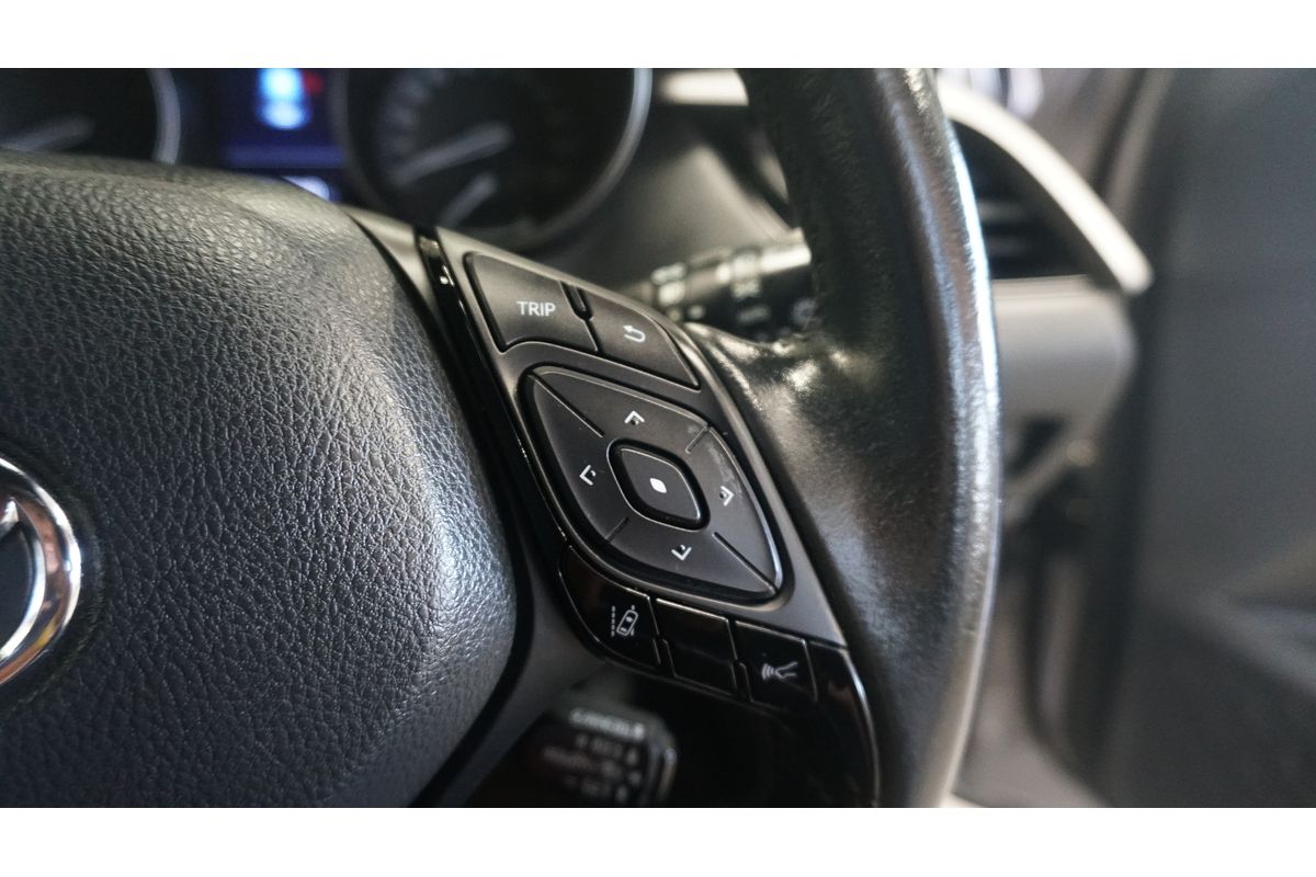 2020 Toyota C-HR NGX10R