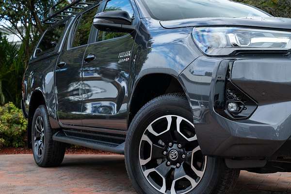 2024 Toyota Hilux SR5 48V GUN126R 4X4