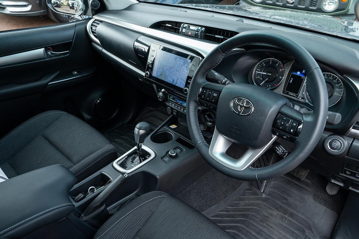 2024 Toyota Hilux SR5 48V GUN126R 4X4