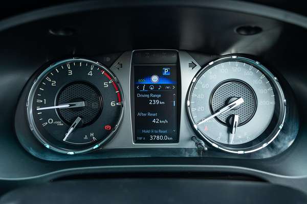 2024 Toyota Hilux SR5 48V GUN126R 4X4