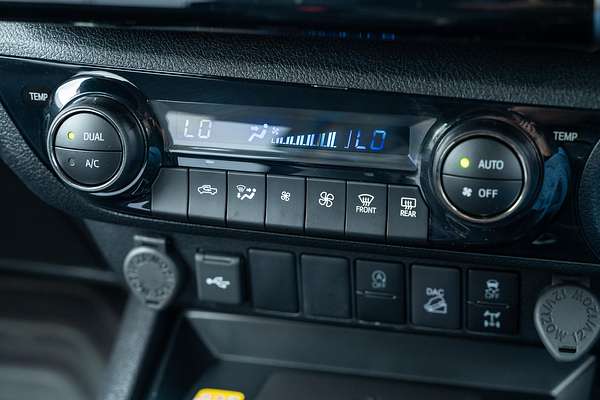 2024 Toyota Hilux SR5 48V GUN126R 4X4