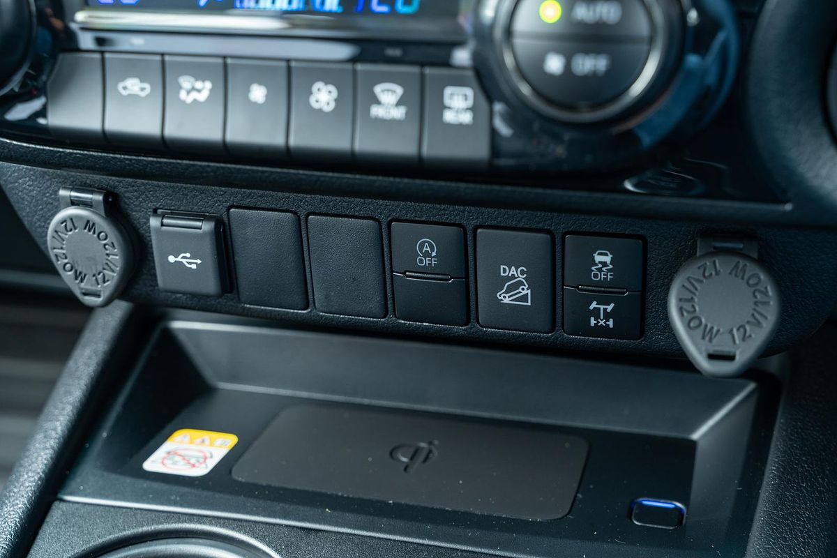2024 Toyota Hilux SR5 48V GUN126R 4X4
