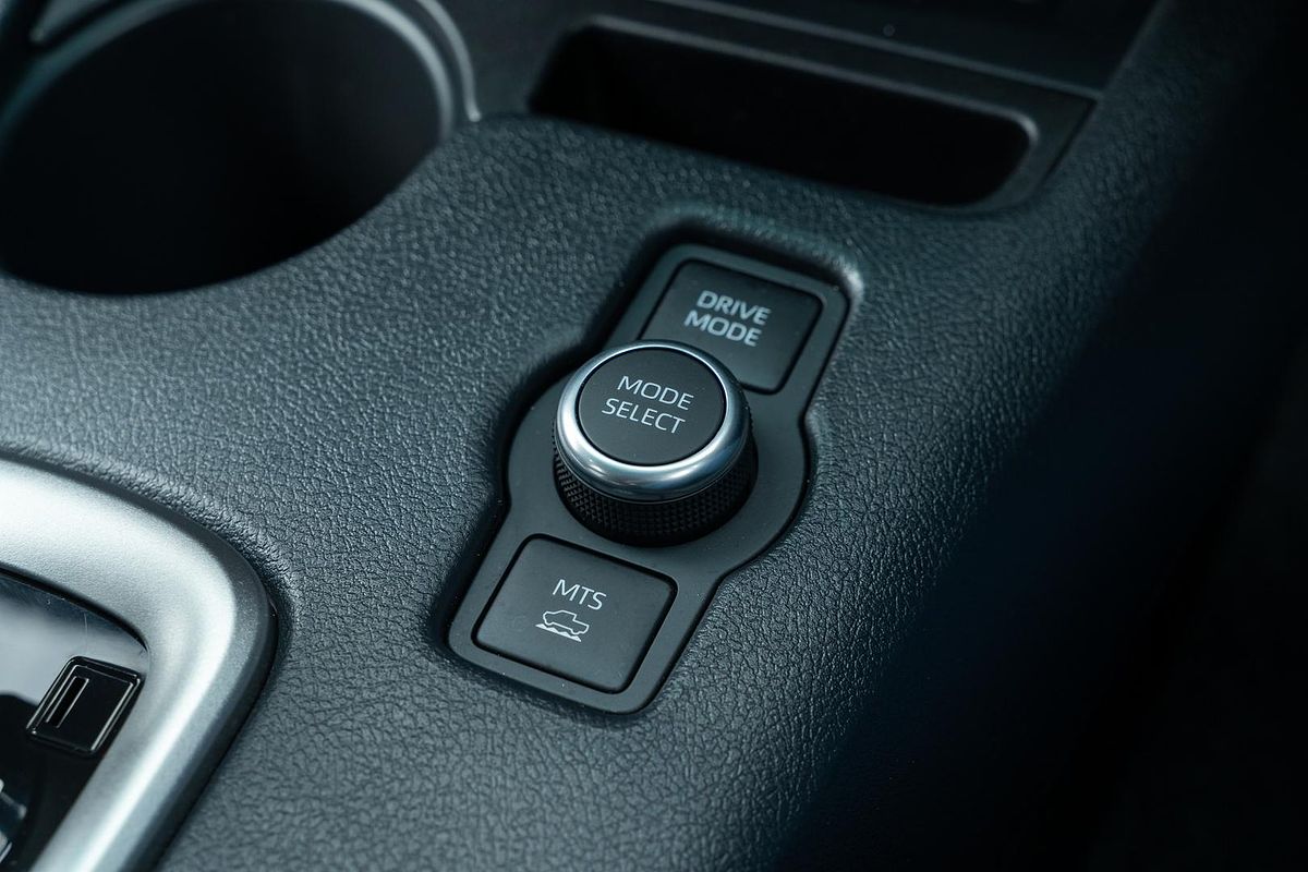 2024 Toyota Hilux SR5 48V GUN126R 4X4