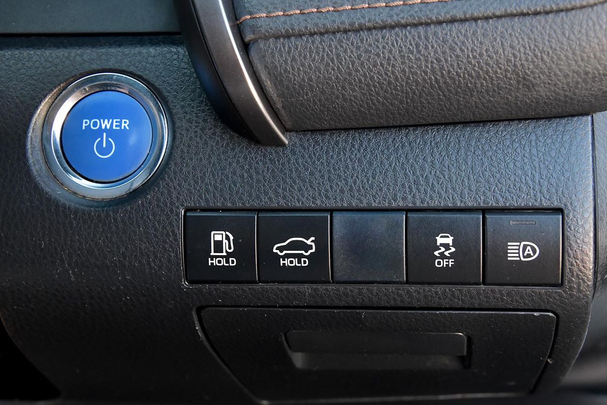 2019 Toyota Camry Ascent AXVH71R