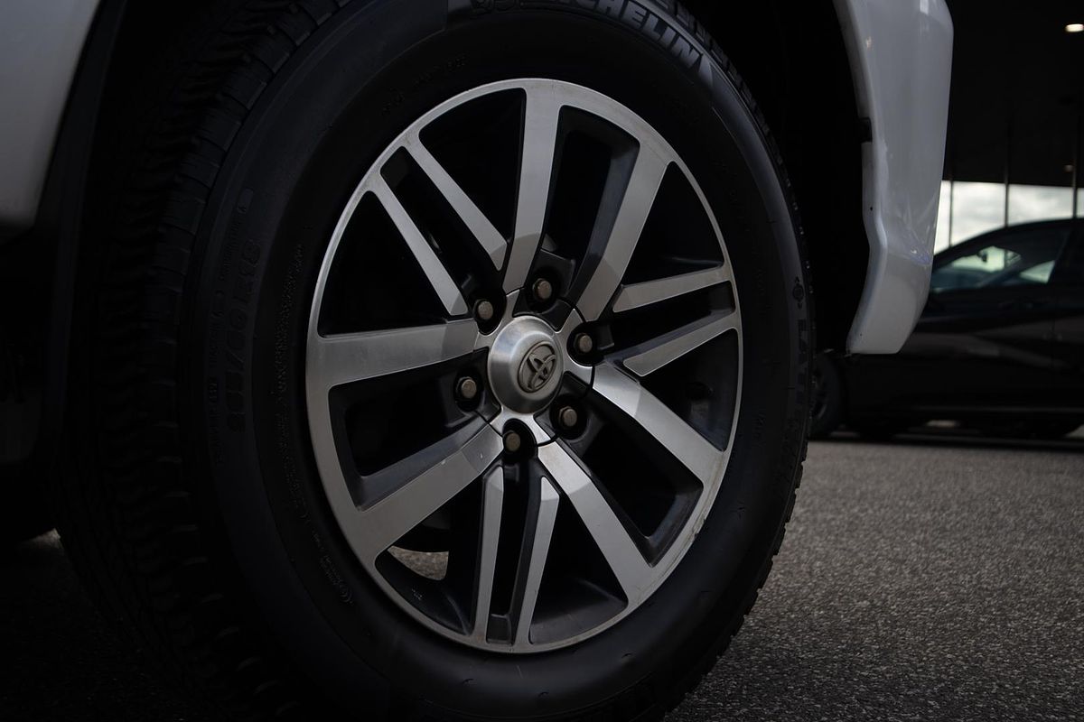 2019 Toyota Hilux SR5 GUN126R 4X4