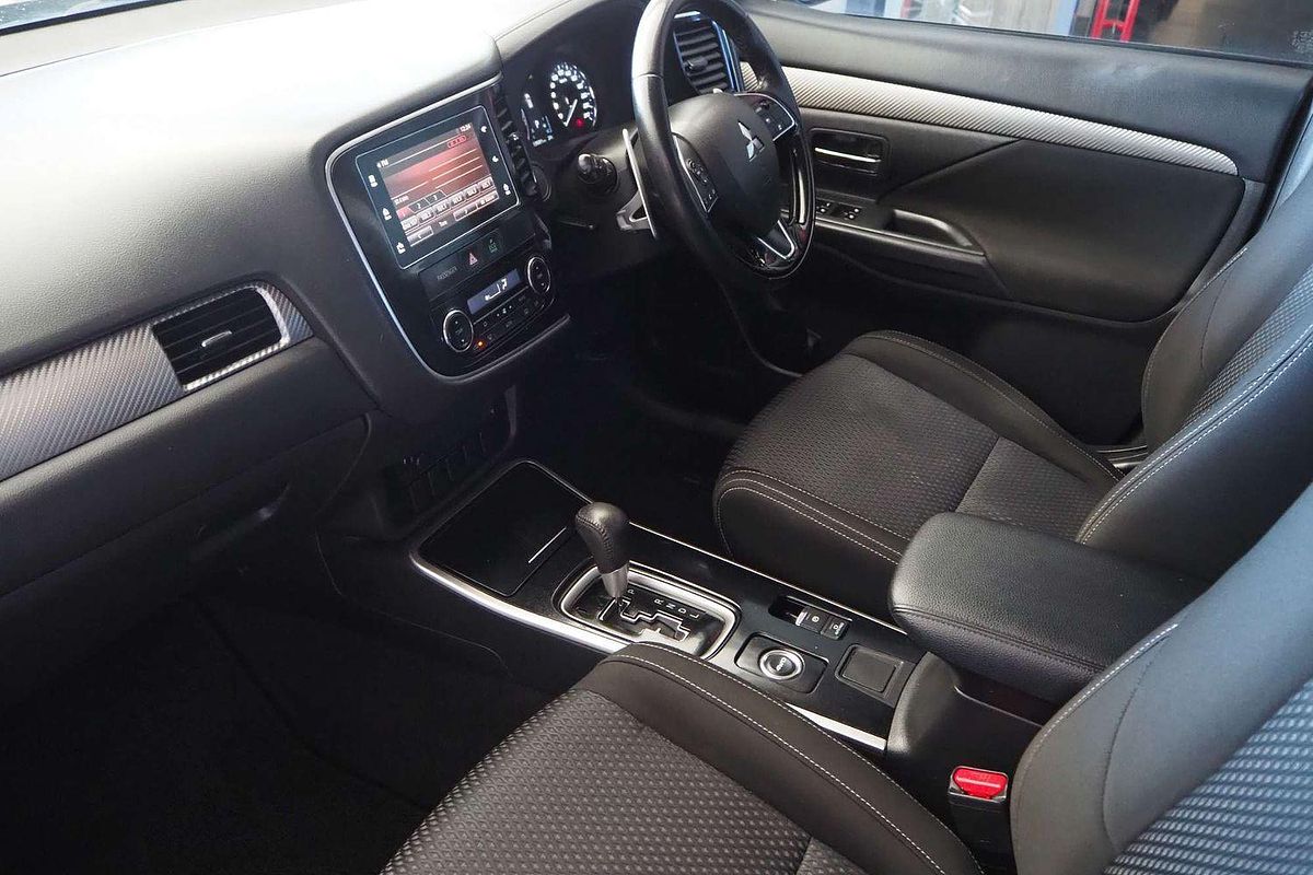 2017 Mitsubishi Outlander LS Safety Pack ZK
