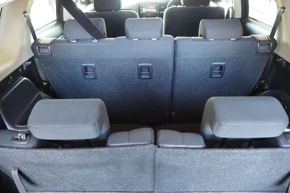 2017 Mitsubishi Outlander LS Safety Pack ZK