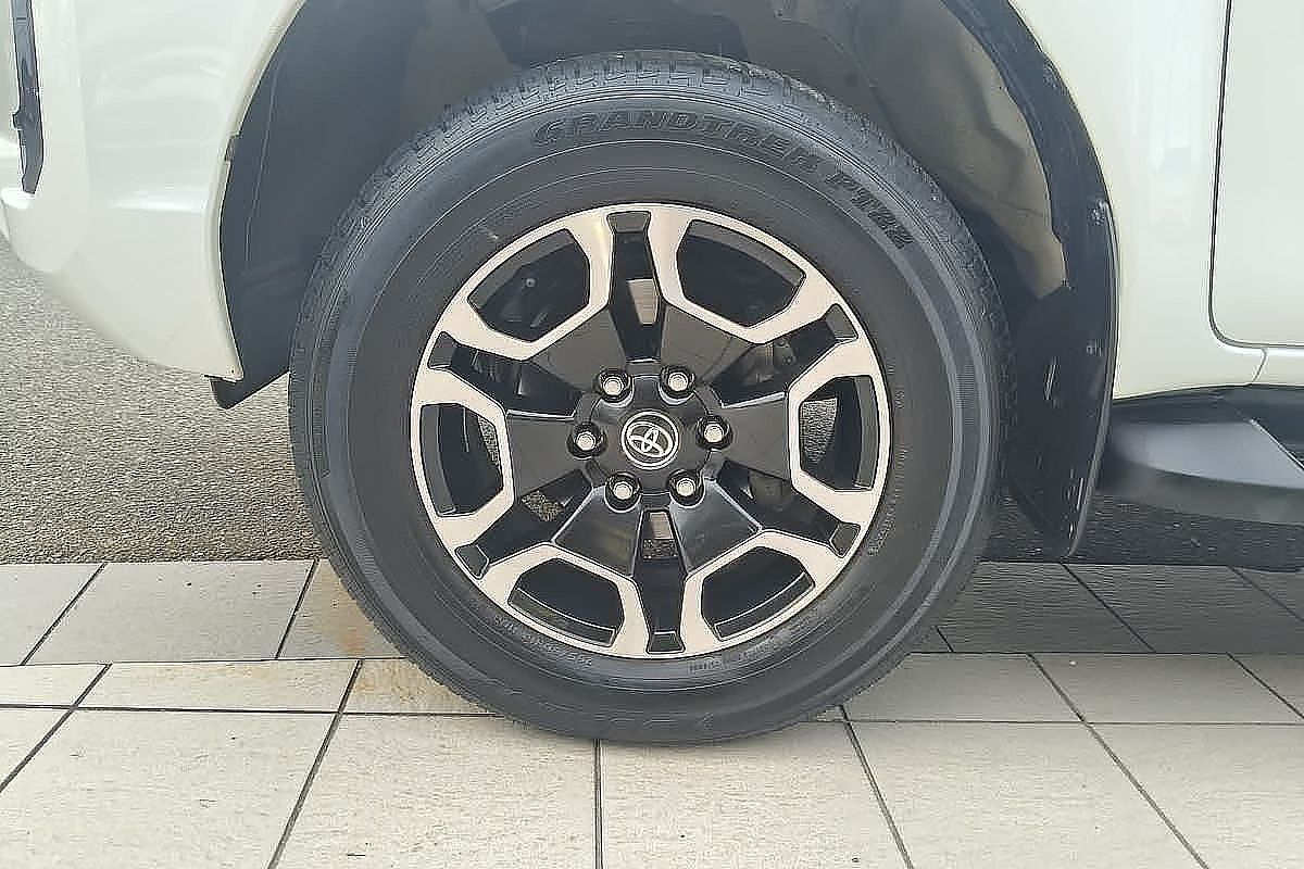 2023 Toyota Hilux SR5 GUN126R 4X4