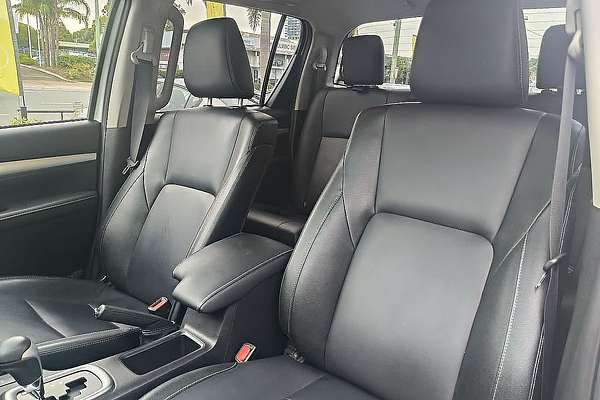 2023 Toyota Hilux SR5 GUN126R 4X4