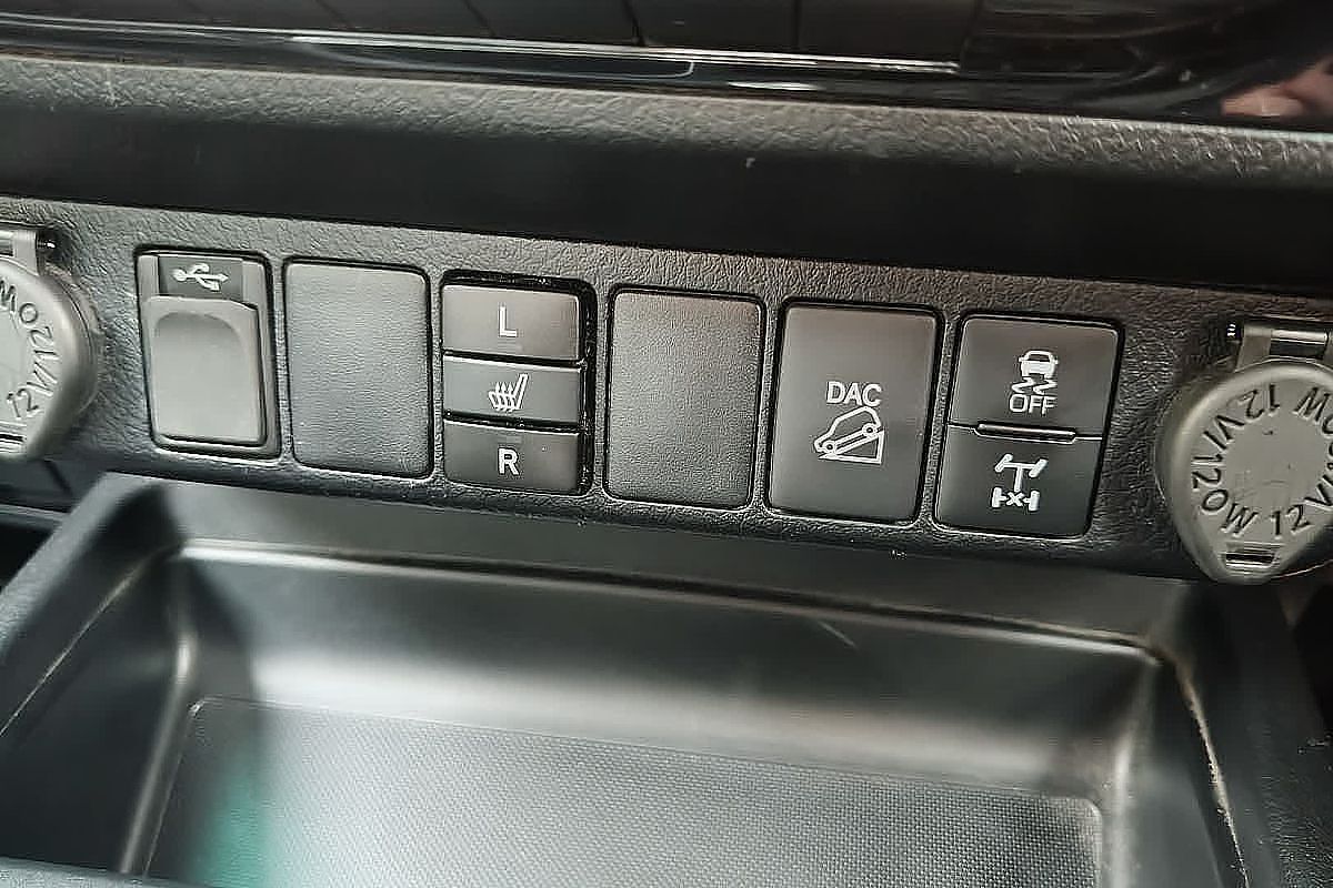 2023 Toyota Hilux SR5 GUN126R 4X4