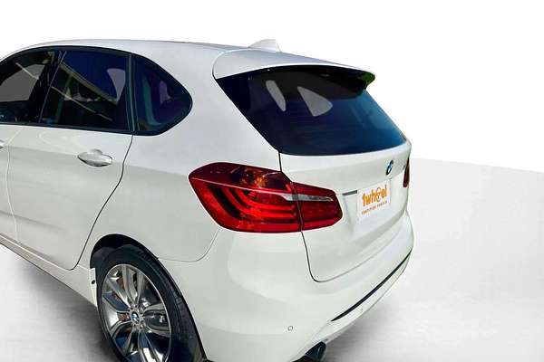 2015 BMW 2 Series 220i Sport Line F45