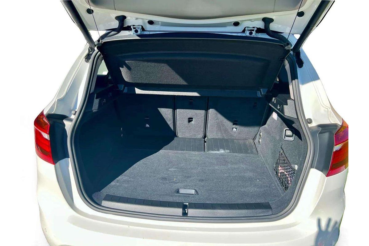2015 BMW 2 Series 220i Sport Line F45