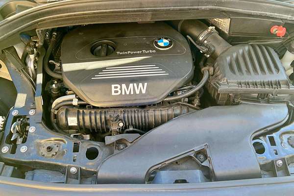 2015 BMW 2 Series 220i Sport Line F45