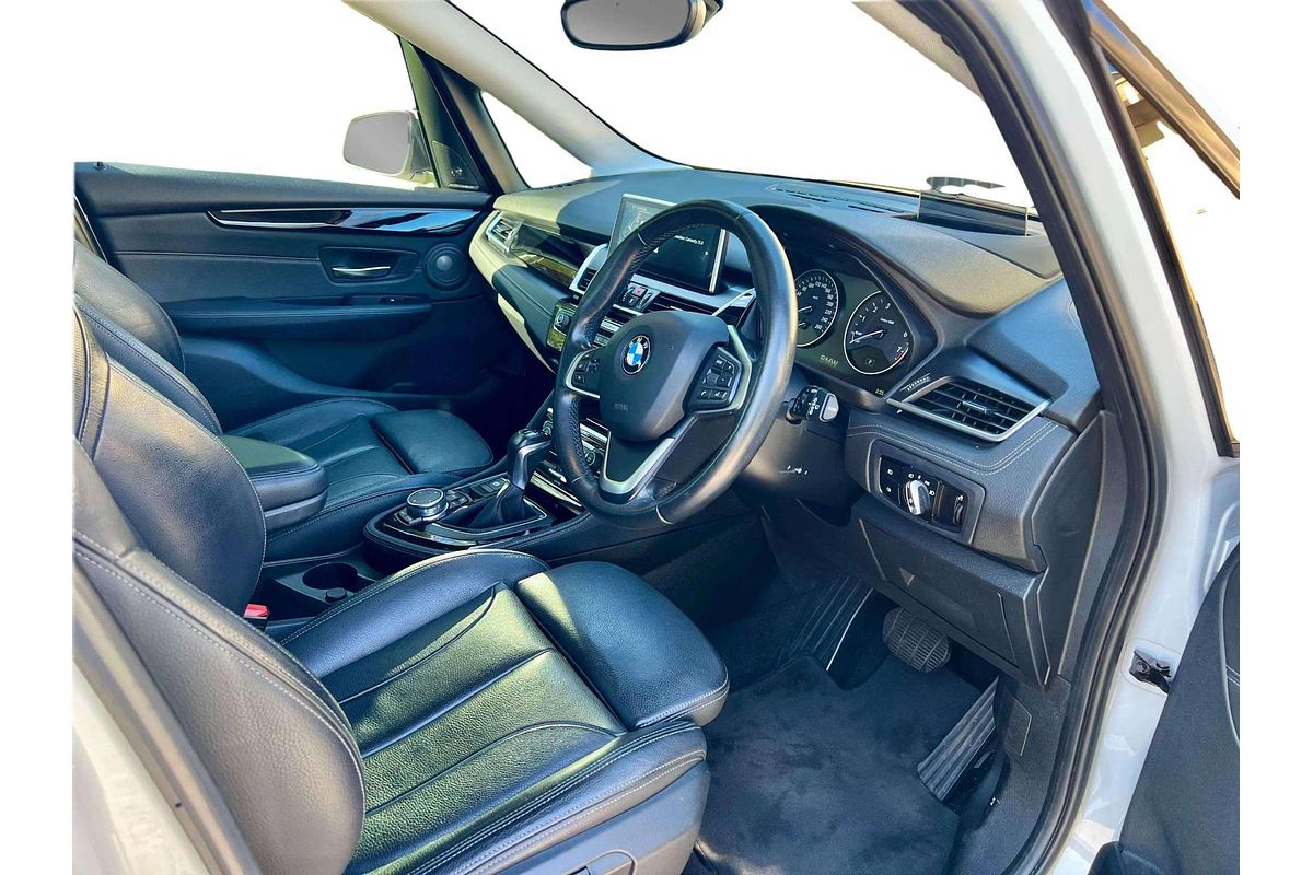 2015 BMW 2 Series 220i Sport Line F45