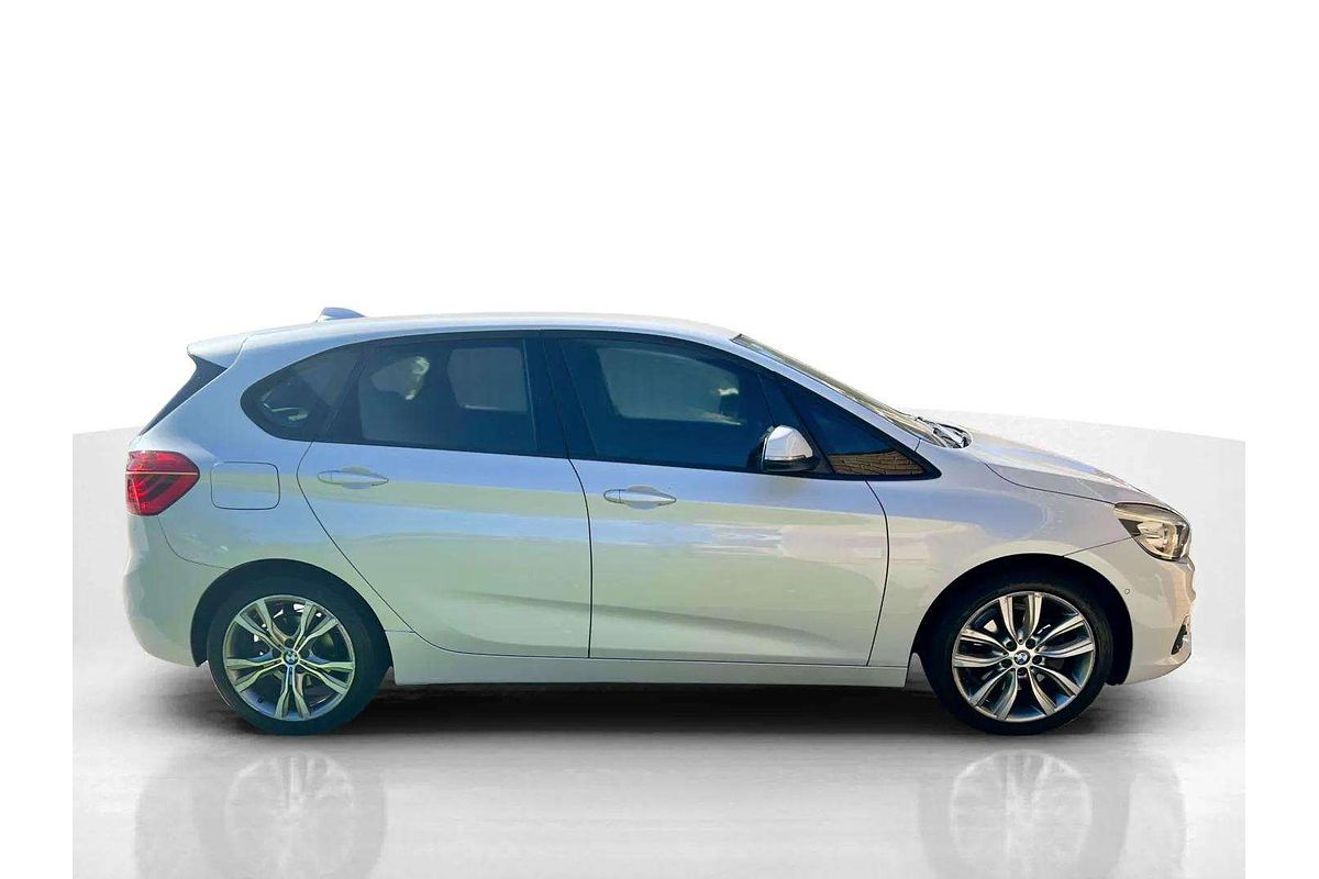 2015 BMW 2 Series 220i Sport Line F45