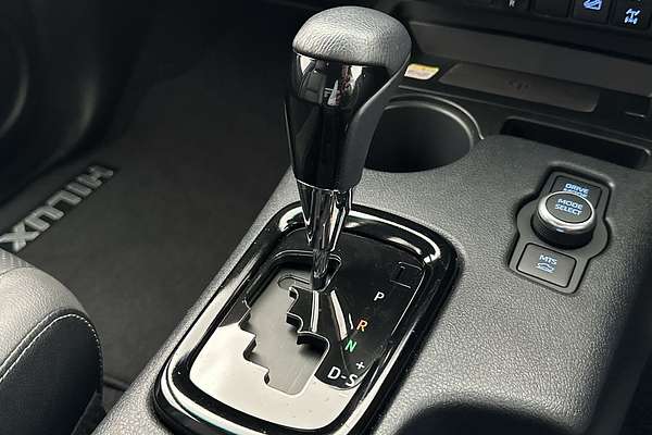 2024 Toyota Hilux Rogue 48V GUN126R 4X4