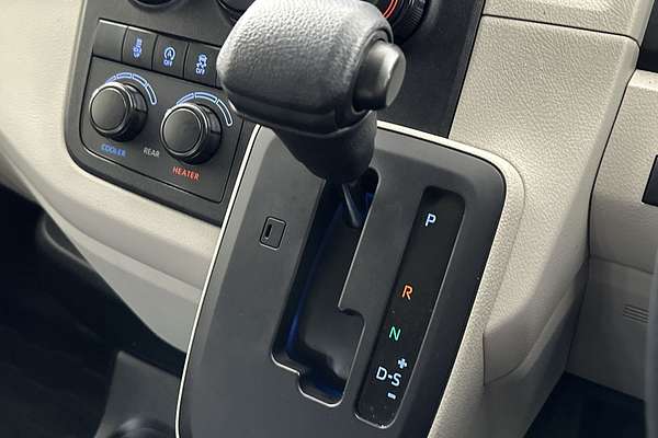 2019 Toyota Hiace Commuter GDH322R