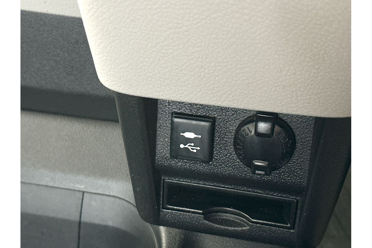 2019 Toyota Hiace Commuter GDH322R