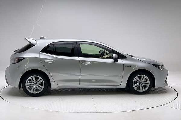 2020 Toyota Corolla SX Hybrid ZWE211R