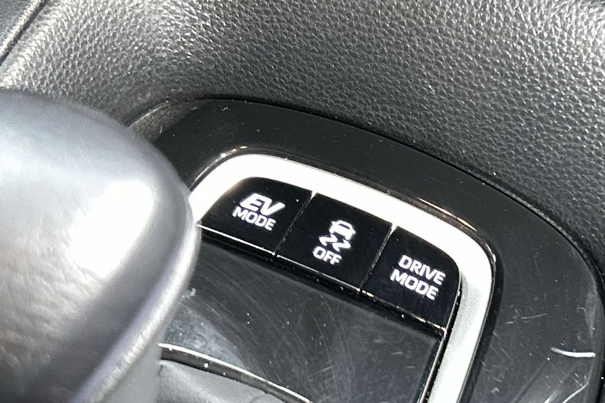 2020 Toyota Corolla SX Hybrid ZWE211R