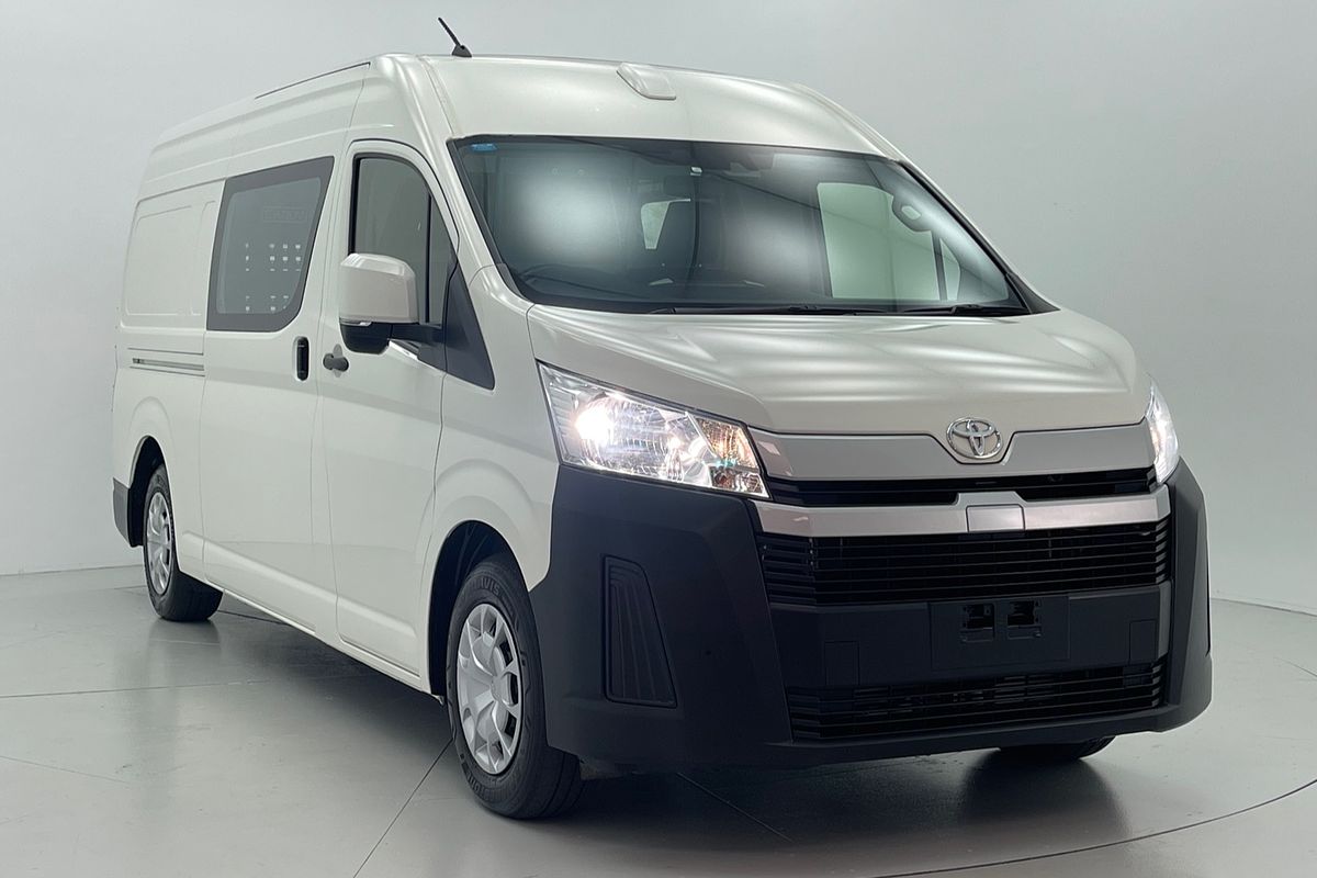 Hiace Van SLWB 2.8L T Diesel Automatic 