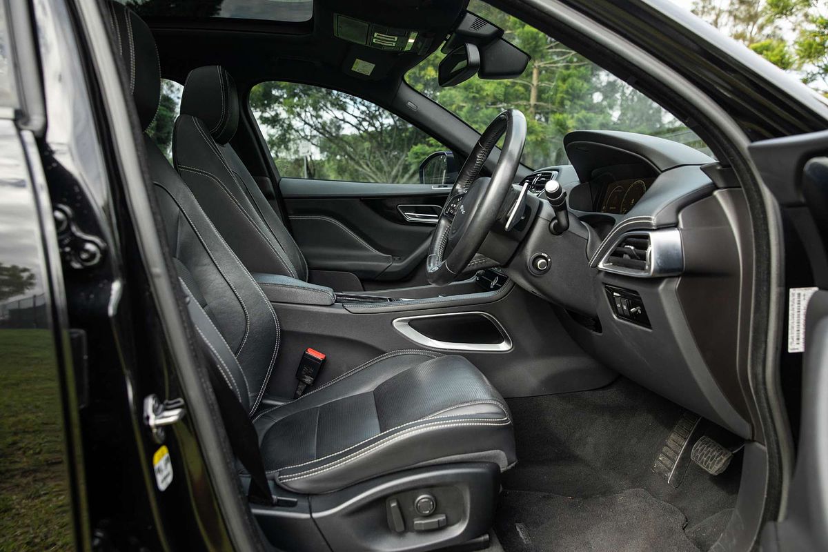 2019 Jaguar F-PACE 20d R-Sport X761