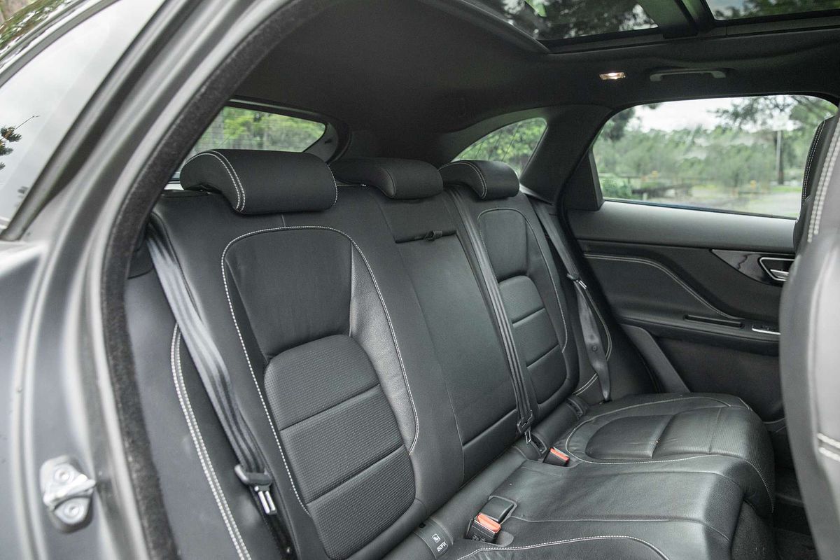 2019 Jaguar F-PACE 20d R-Sport X761