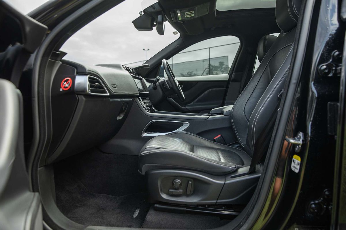 2019 Jaguar F-PACE 20d R-Sport X761