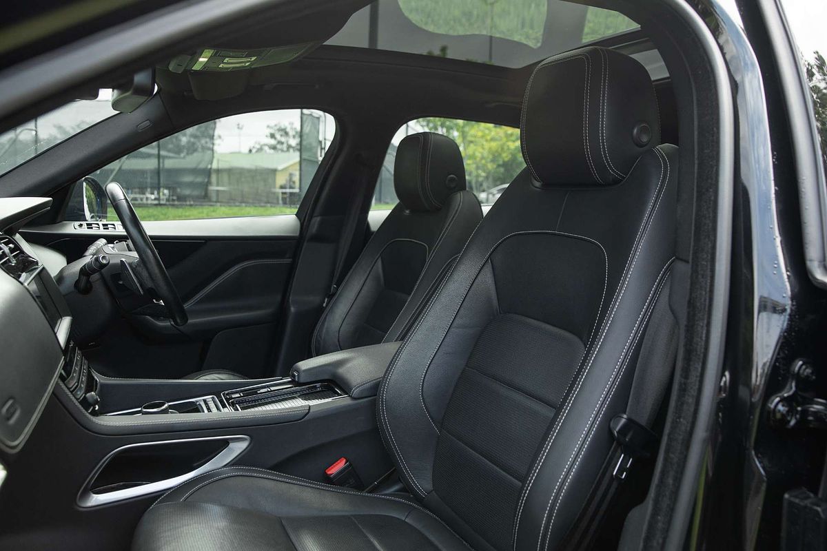 2019 Jaguar F-PACE 20d R-Sport X761