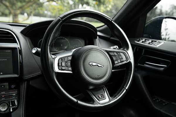 2019 Jaguar F-PACE 20d R-Sport X761