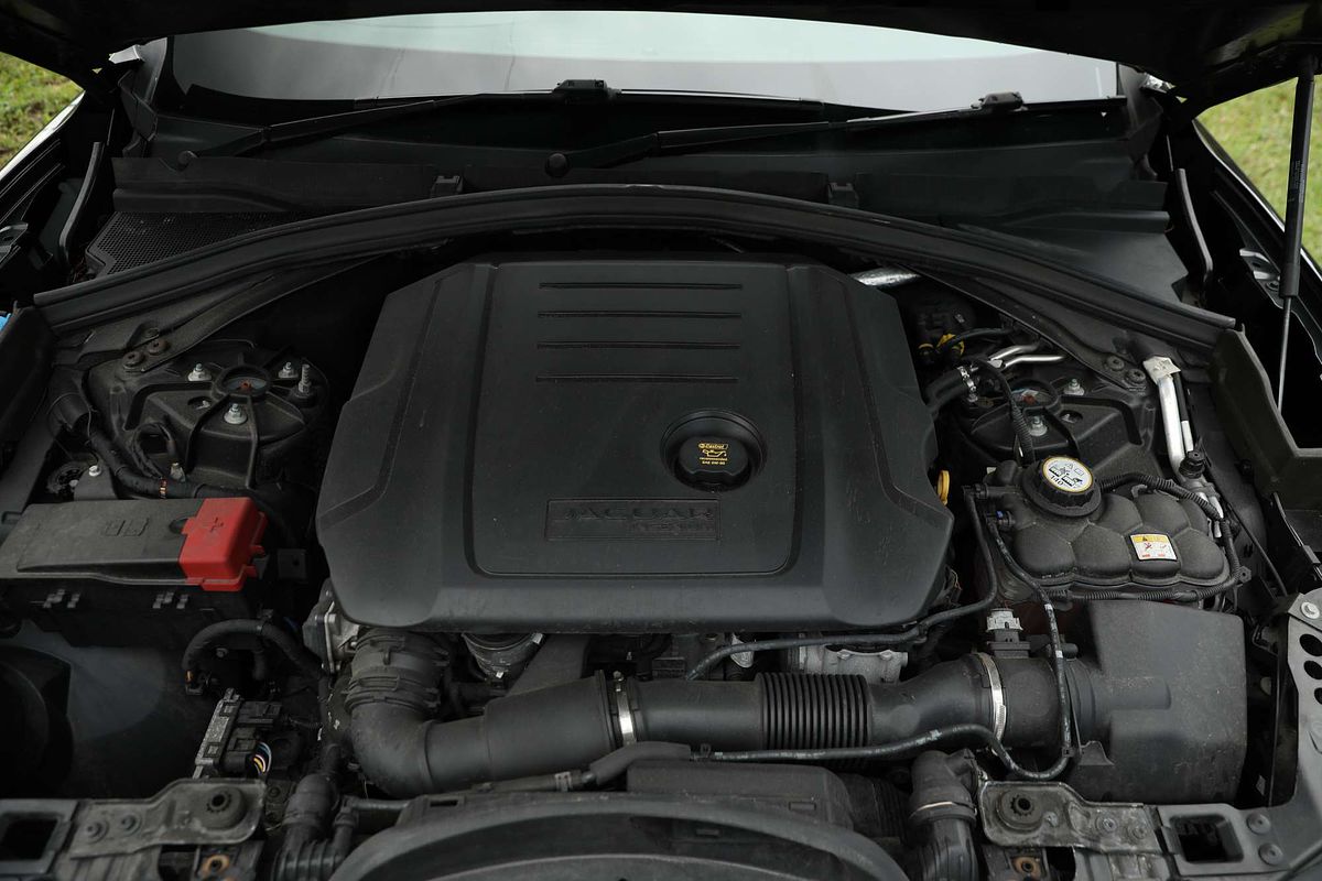 2019 Jaguar F-PACE 20d R-Sport X761