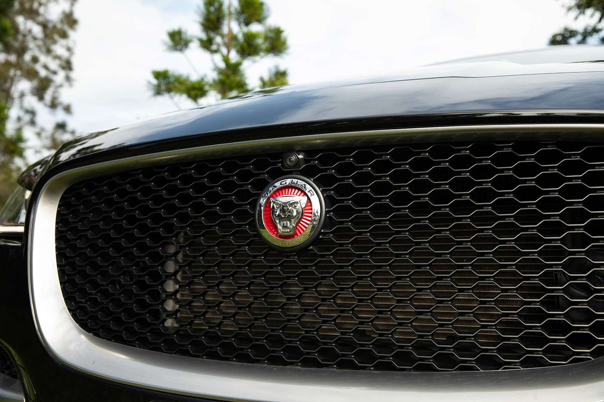 2019 Jaguar F-PACE 20d R-Sport X761