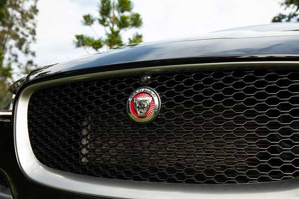 2019 Jaguar F-PACE 20d R-Sport X761