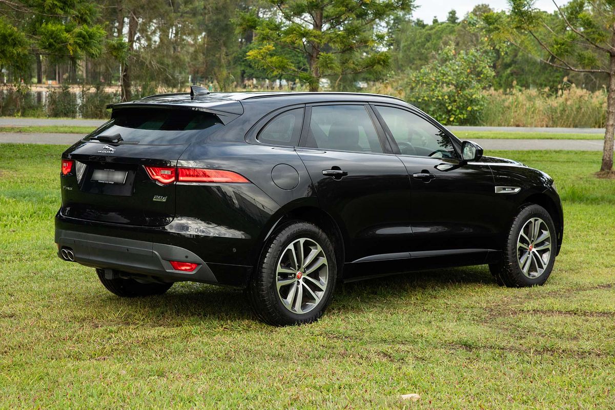 2019 Jaguar F-PACE 20d R-Sport X761