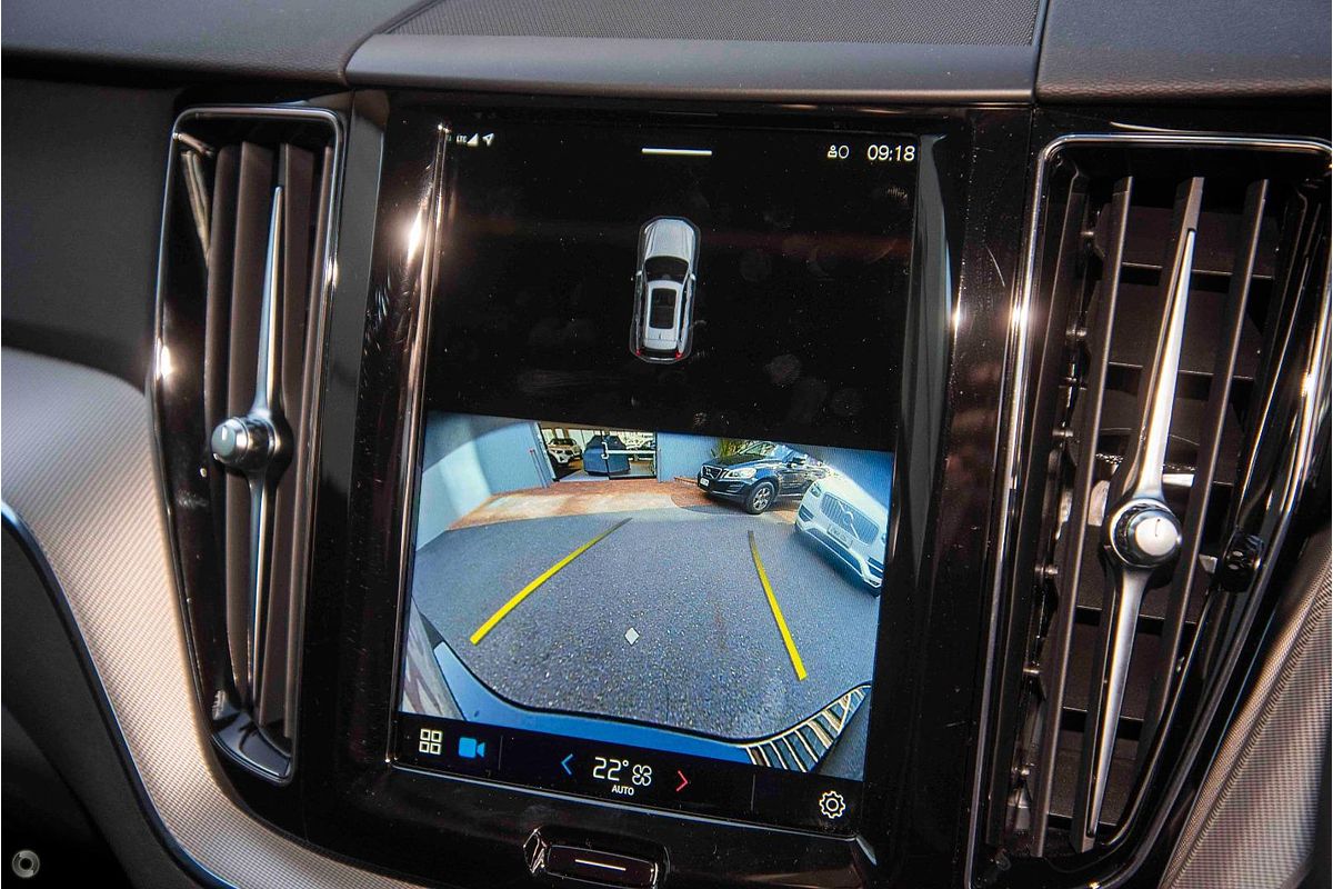 2024 Volvo XC60 Plus B5