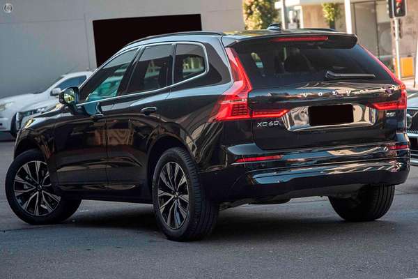 2024 Volvo XC60 Plus B5