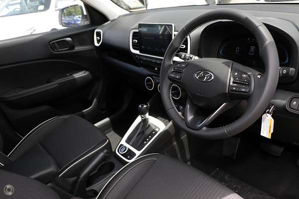 2025 Hyundai Venue Active QX.V5