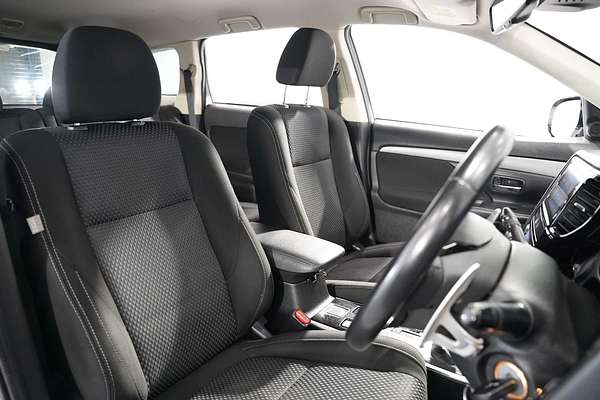 2016 Mitsubishi Outlander LS Safety Pack ZK
