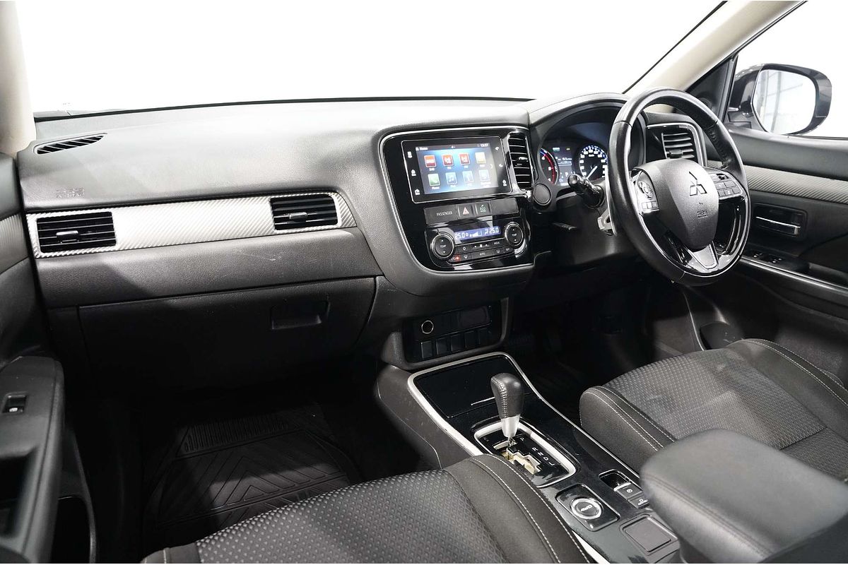 2016 Mitsubishi Outlander LS Safety Pack ZK