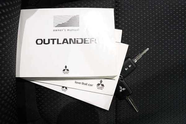 2016 Mitsubishi Outlander LS Safety Pack ZK