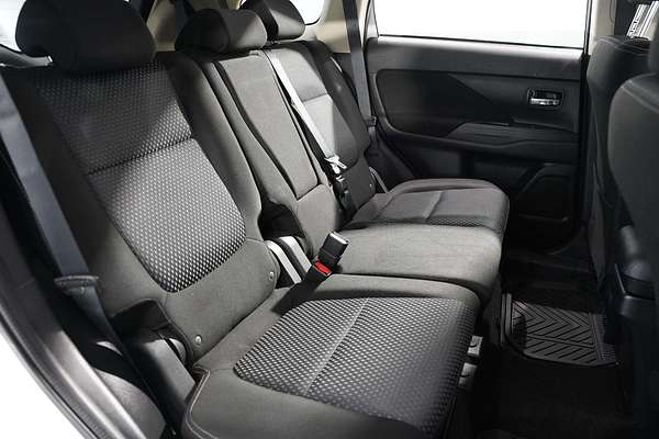 2016 Mitsubishi Outlander LS Safety Pack ZK