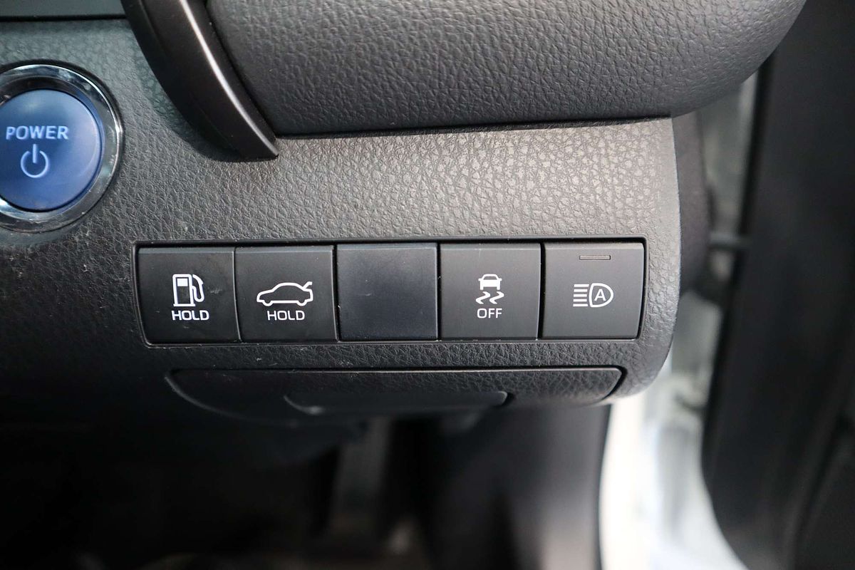 2020 Toyota Camry Ascent AXVH71R