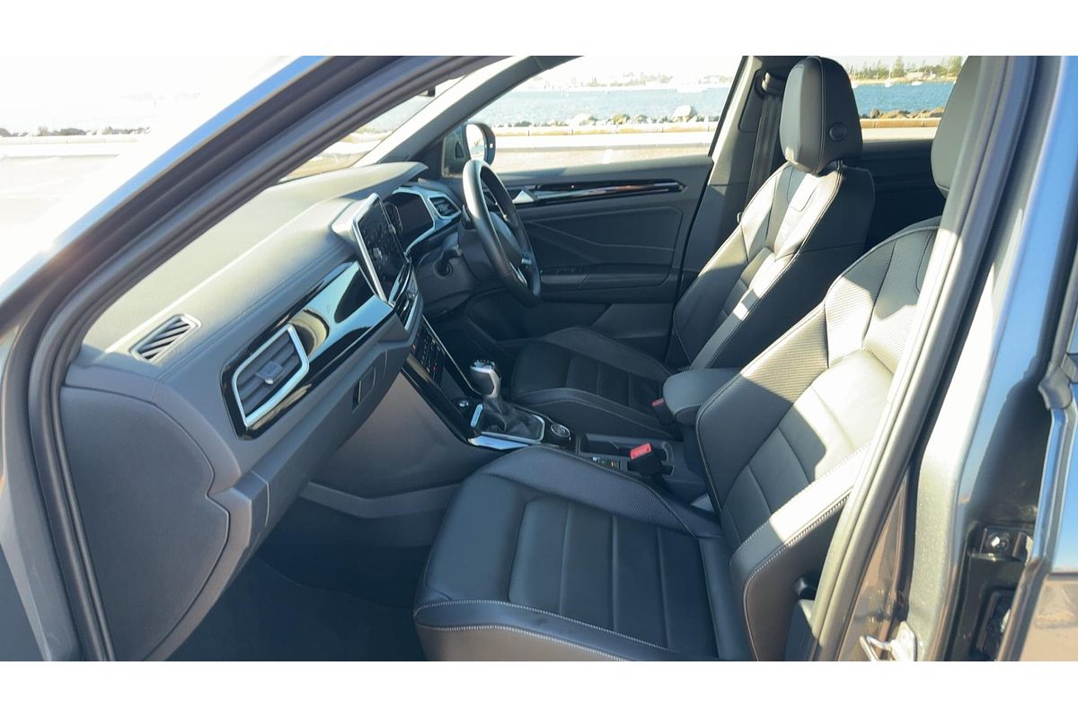 2024 Volkswagen T-Roc 140TSI R-Line D11