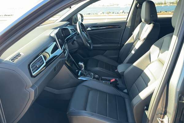 2024 Volkswagen T-Roc 140TSI R-Line D11