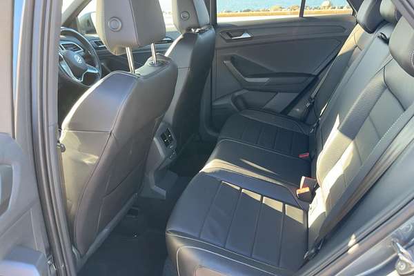 2024 Volkswagen T-Roc 140TSI R-Line D11